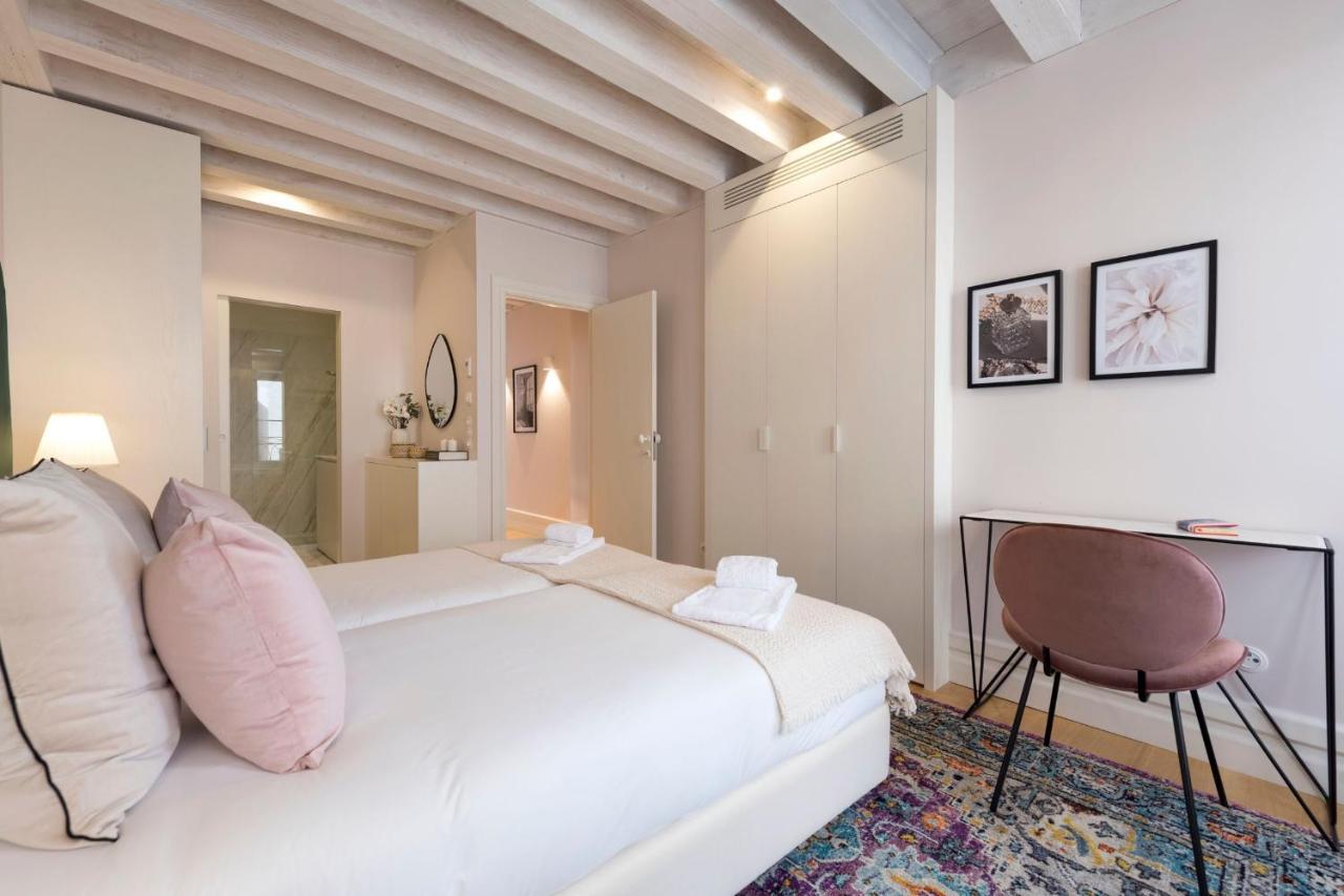Mouzinho Luxury 3Br Flat L 5 Min Walk To Ribeira By Lovelystay Porto Exterior photo